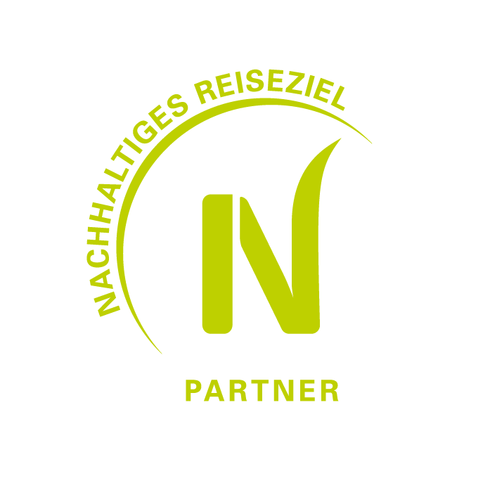 Nachhaltiges Reiseziel Partner-Logo vom V8 Hotel